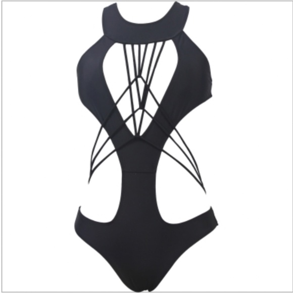 SEXY ONE PIECE BIKINI - Picture 3 of 6